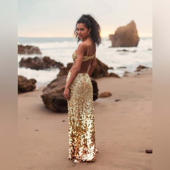 Mac Duggal Thin Strap Cut Out Gown With Ombre Sequins size 10 Sold out size! - Picture 4 of 15